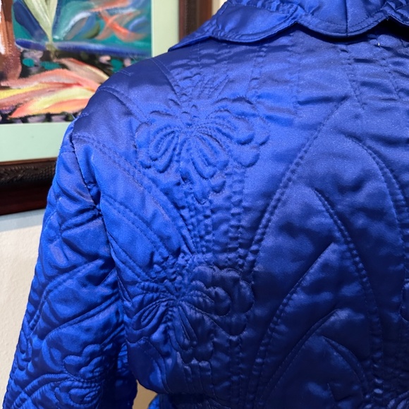 1970s Glamorous Royal Blue Iris Quilted Robe/ Housecoat or Evening Coat - Med - Picture 8 of 11